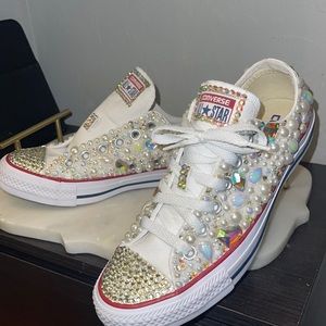 Brand white new converse with jewels